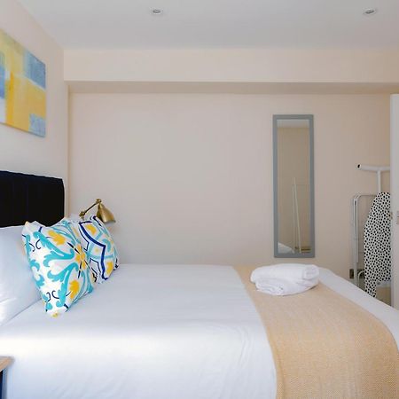 Two Bedroom Apartment Near Hyde Park And Oxford Street Лондон Екстер'єр фото
